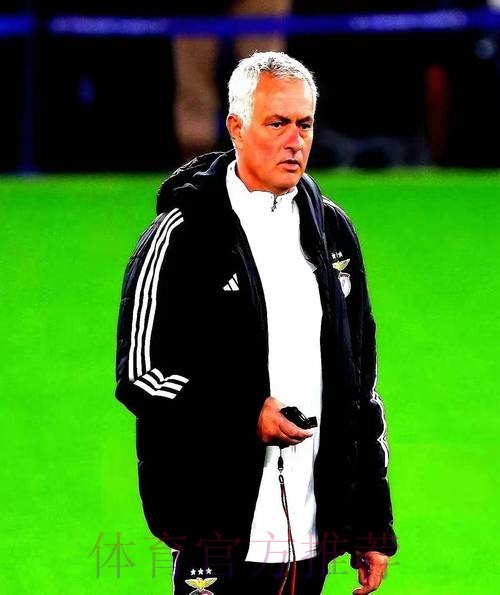 与滕哈赫关系不融洽？瓦拉内可能一月份回归皇马